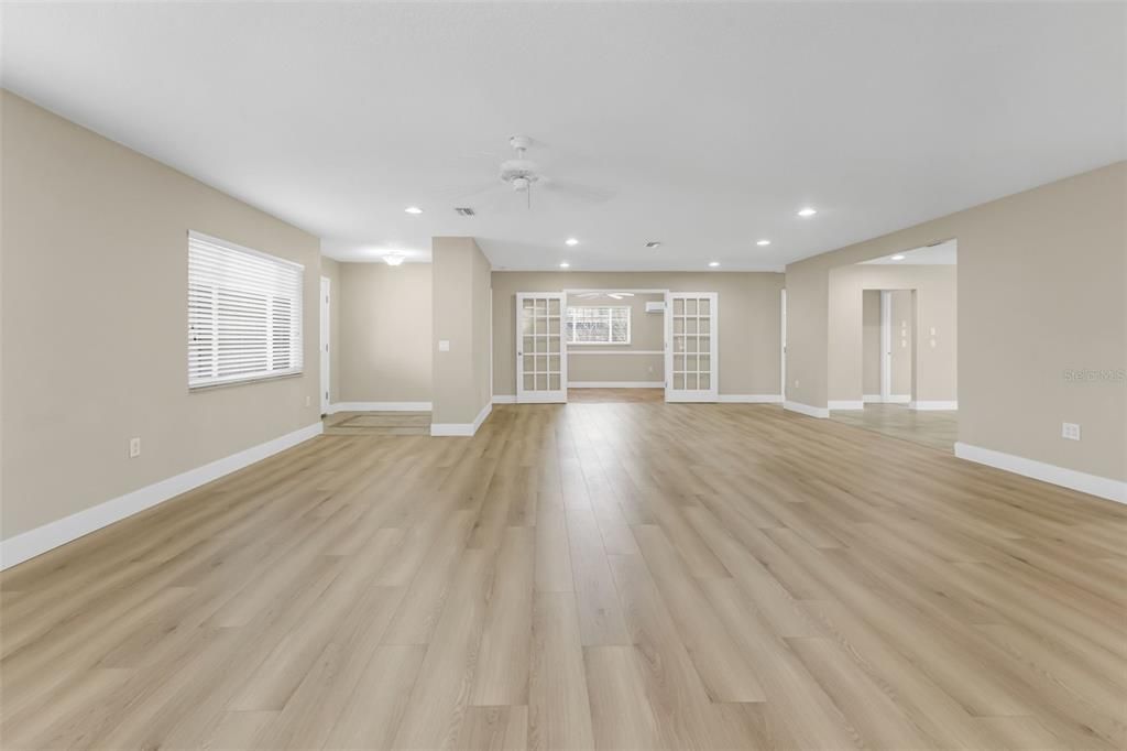 En Venta: $699,000 (3 camas, 2 baños, 3164 Pies cuadrados)