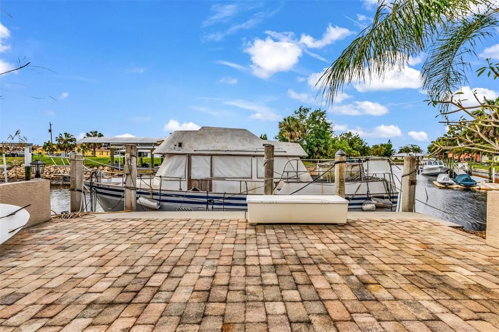 En Venta: $699,000 (3 camas, 2 baños, 3164 Pies cuadrados)