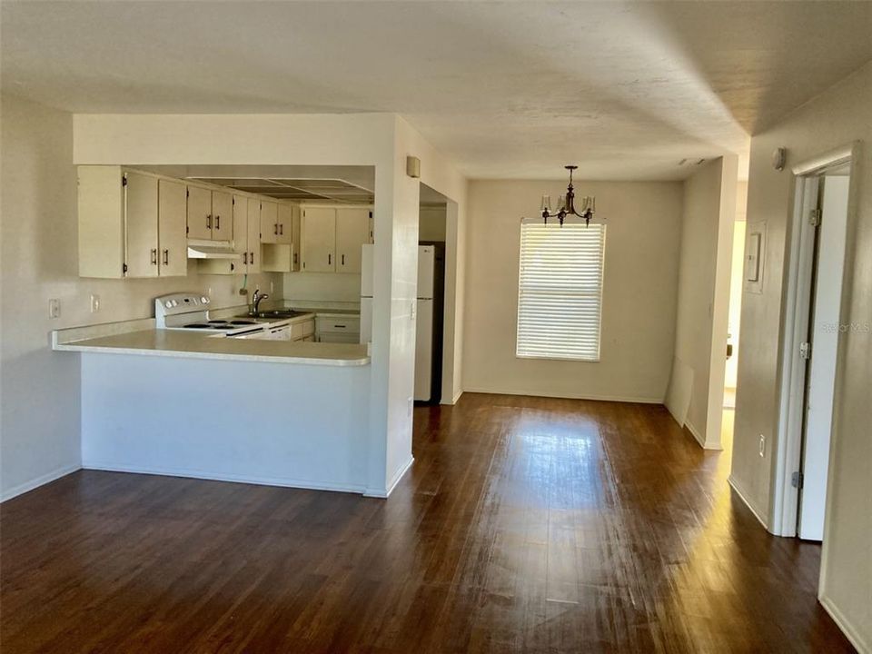 В аренду: $1,275 (1 спален, 1 ванн, 875 Квадратных фут)