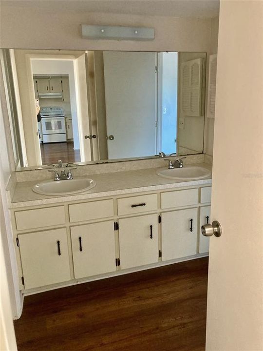 В аренду: $1,275 (1 спален, 1 ванн, 875 Квадратных фут)