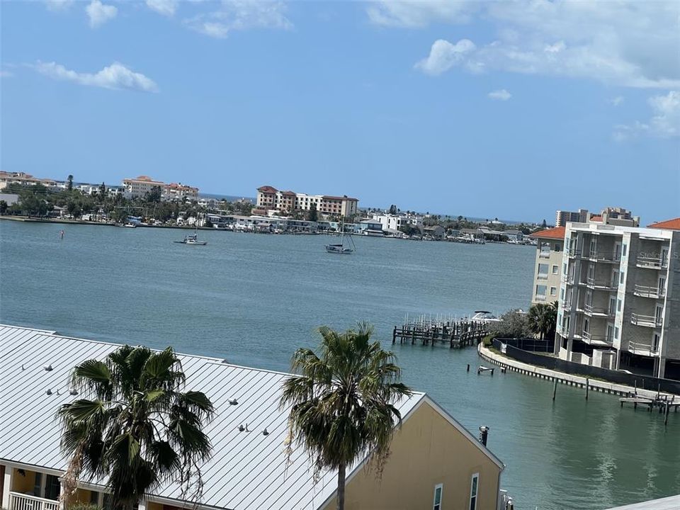 En Venta: $395,000 (2 camas, 2 baños, 1150 Pies cuadrados)