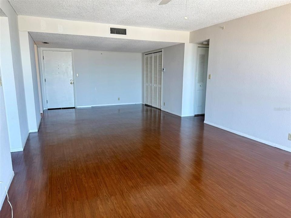 En Venta: $395,000 (2 camas, 2 baños, 1150 Pies cuadrados)