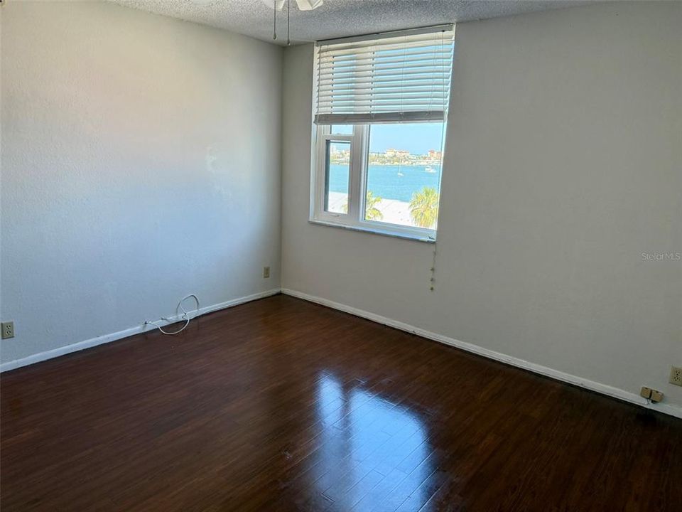 En Venta: $395,000 (2 camas, 2 baños, 1150 Pies cuadrados)