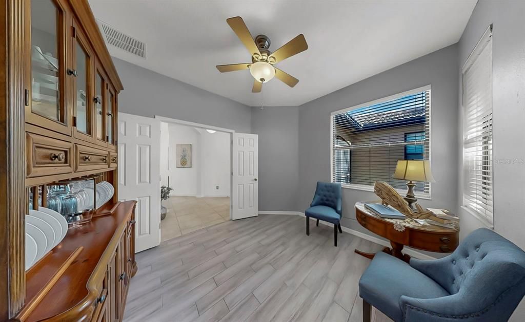 出租: $2,000 (2 贝兹, 2 浴室, 1461 平方英尺)