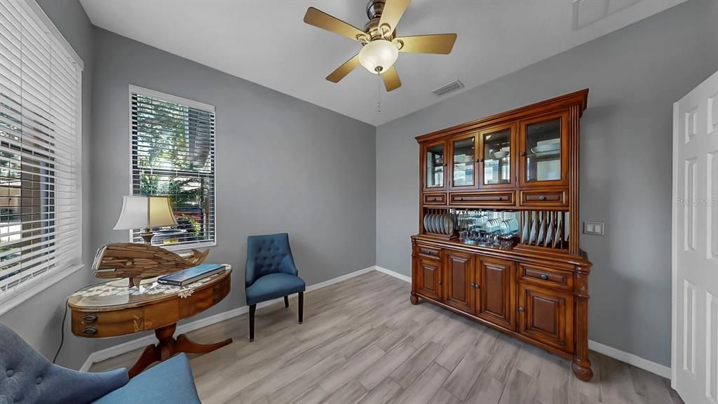 出租: $2,000 (2 贝兹, 2 浴室, 1461 平方英尺)