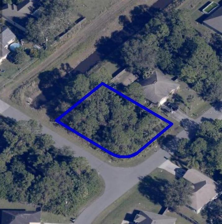 待售: $38,000 (0.27 acres)