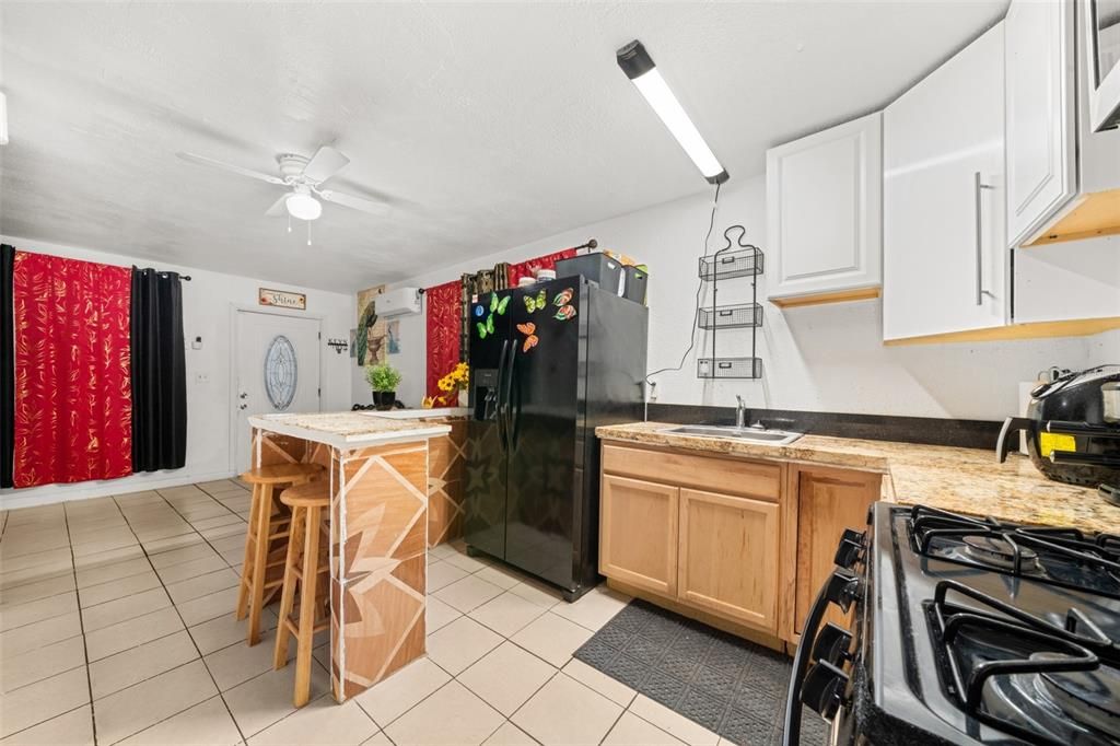 На продажу: $159,000 (3 спален, 2 ванн, 816 Квадратных фут)