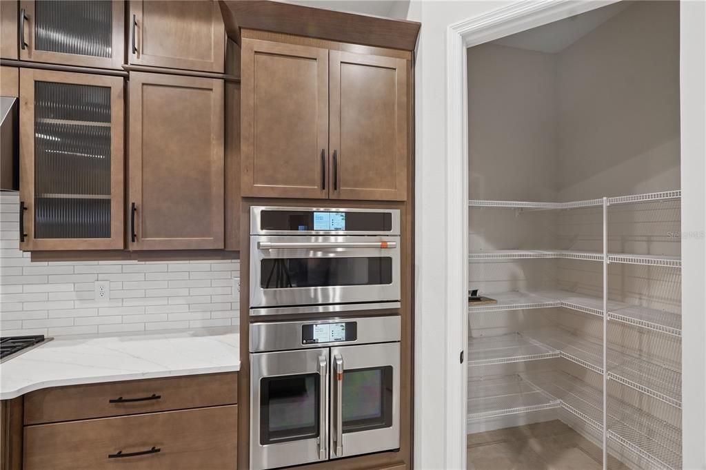En Venta: $1,295,000 (5 camas, 4 baños, 4673 Pies cuadrados)