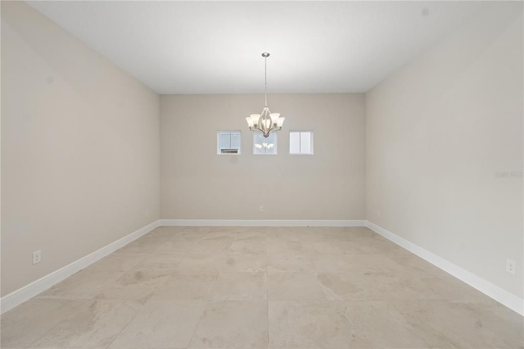 En Venta: $1,295,000 (5 camas, 4 baños, 4673 Pies cuadrados)