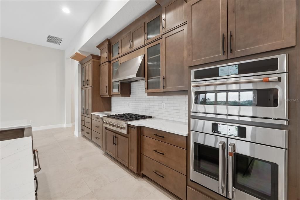 En Venta: $1,295,000 (5 camas, 4 baños, 4673 Pies cuadrados)