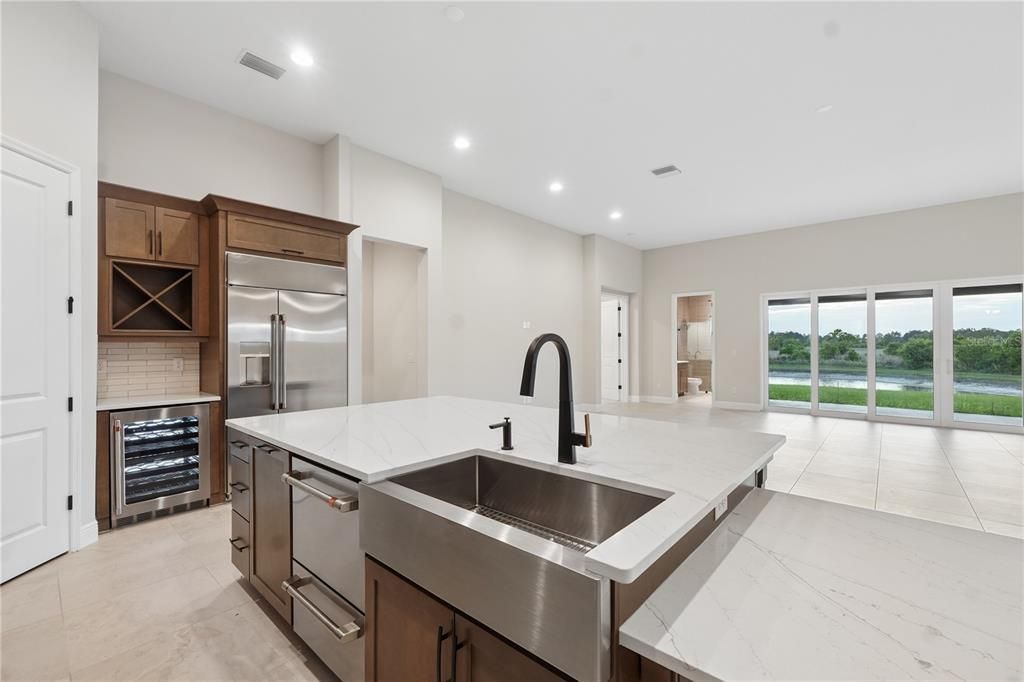 En Venta: $1,295,000 (5 camas, 4 baños, 4673 Pies cuadrados)