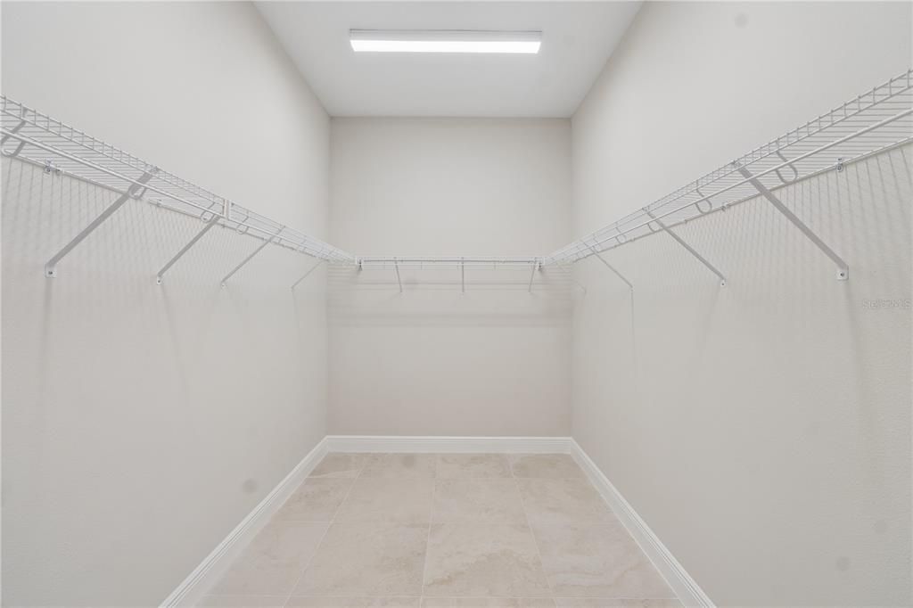 En Venta: $1,295,000 (5 camas, 4 baños, 4673 Pies cuadrados)