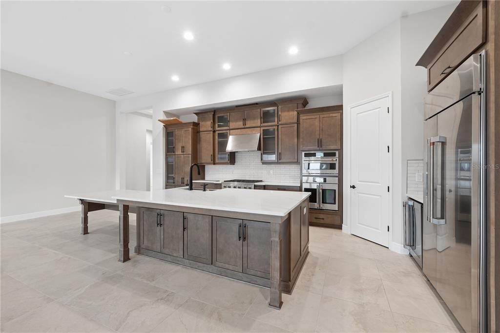 En Venta: $1,295,000 (5 camas, 4 baños, 4673 Pies cuadrados)