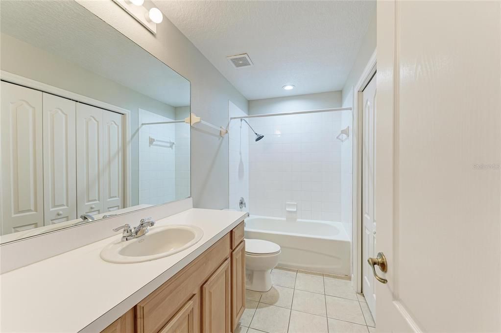 Activo con contrato: $199,000 (2 camas, 2 baños, 1429 Pies cuadrados)