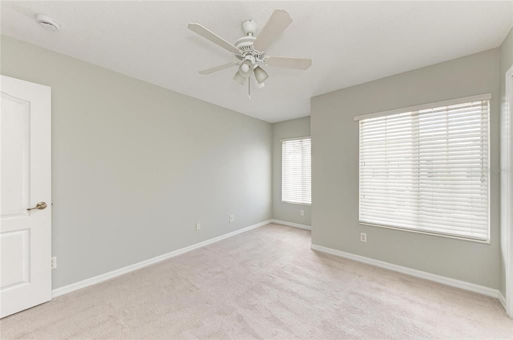 Activo con contrato: $199,000 (2 camas, 2 baños, 1429 Pies cuadrados)