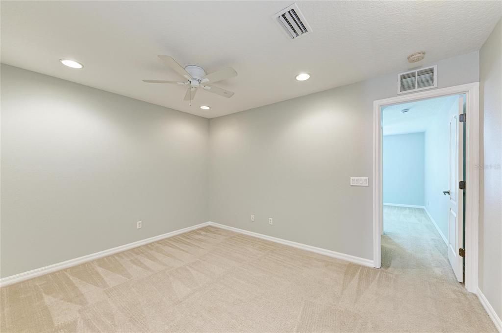 Activo con contrato: $199,000 (2 camas, 2 baños, 1429 Pies cuadrados)