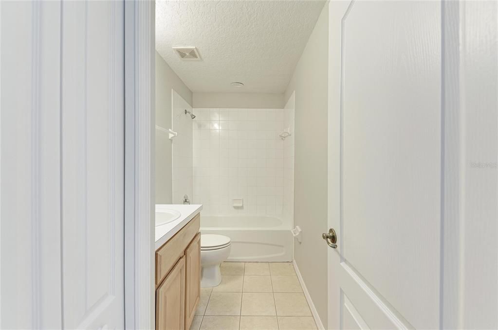 Activo con contrato: $199,000 (2 camas, 2 baños, 1429 Pies cuadrados)