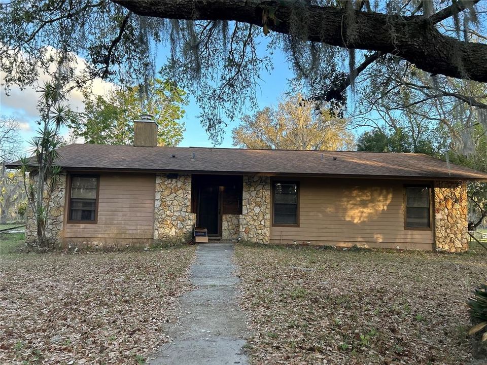 Recently Sold: $500,000 (3 beds, 2 baths, 1512 Square Feet)