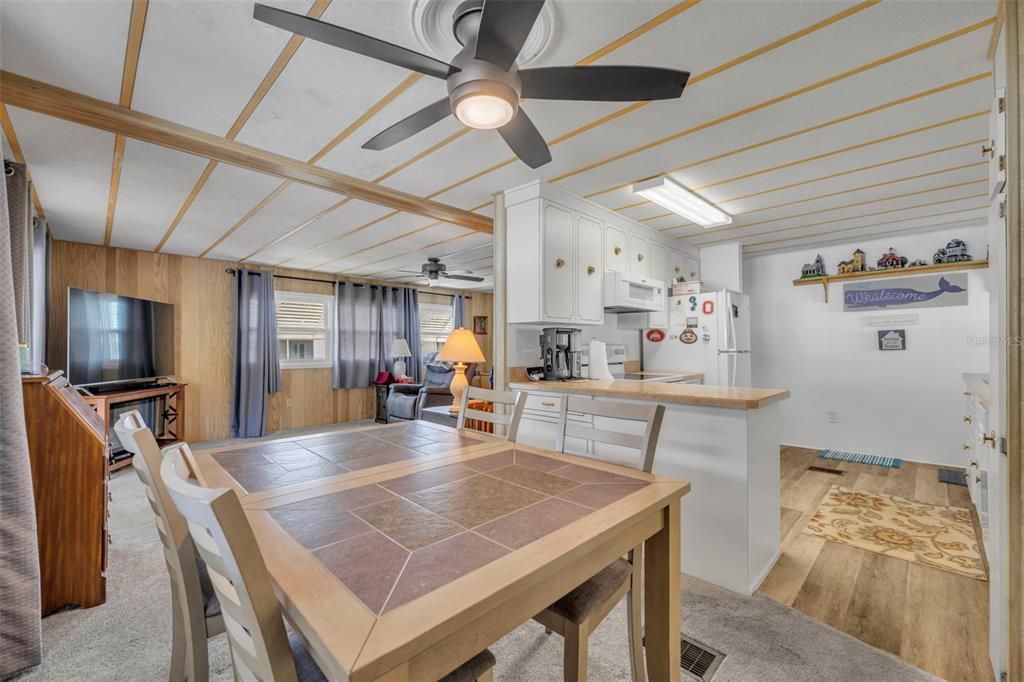 Activo con contrato: $109,900 (2 camas, 2 baños, 1008 Pies cuadrados)