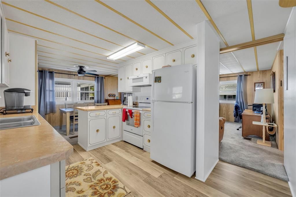 Activo con contrato: $109,900 (2 camas, 2 baños, 1008 Pies cuadrados)