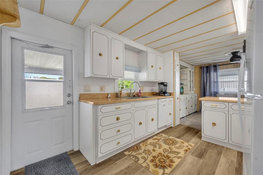 Activo con contrato: $109,900 (2 camas, 2 baños, 1008 Pies cuadrados)