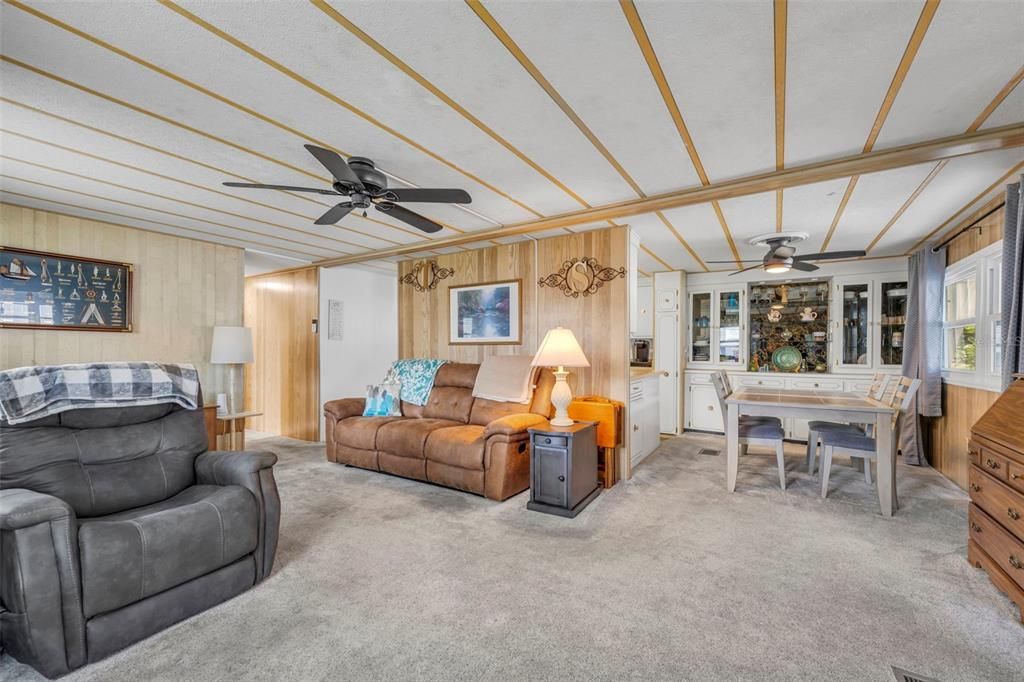 Activo con contrato: $109,900 (2 camas, 2 baños, 1008 Pies cuadrados)
