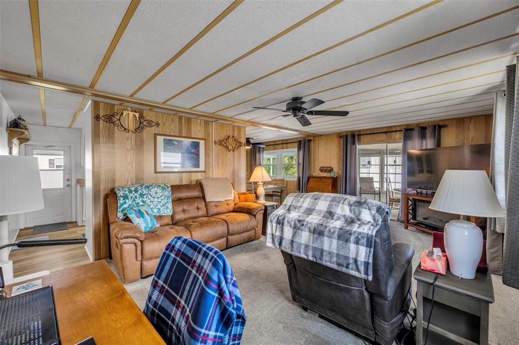 Activo con contrato: $109,900 (2 camas, 2 baños, 1008 Pies cuadrados)