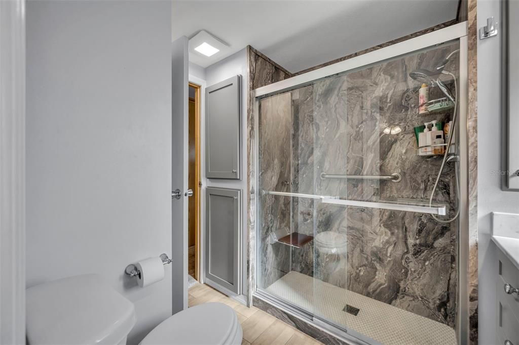Activo con contrato: $109,900 (2 camas, 2 baños, 1008 Pies cuadrados)