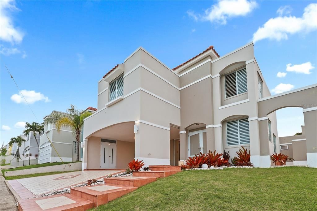 En Venta: $465,000 (4 camas, 3 baños, 2298 Pies cuadrados)