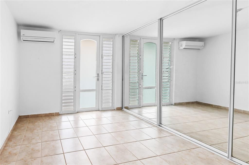 En Venta: $465,000 (4 camas, 3 baños, 2298 Pies cuadrados)