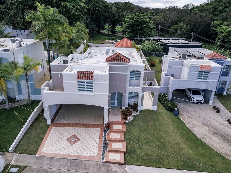 En Venta: $465,000 (4 camas, 3 baños, 2298 Pies cuadrados)
