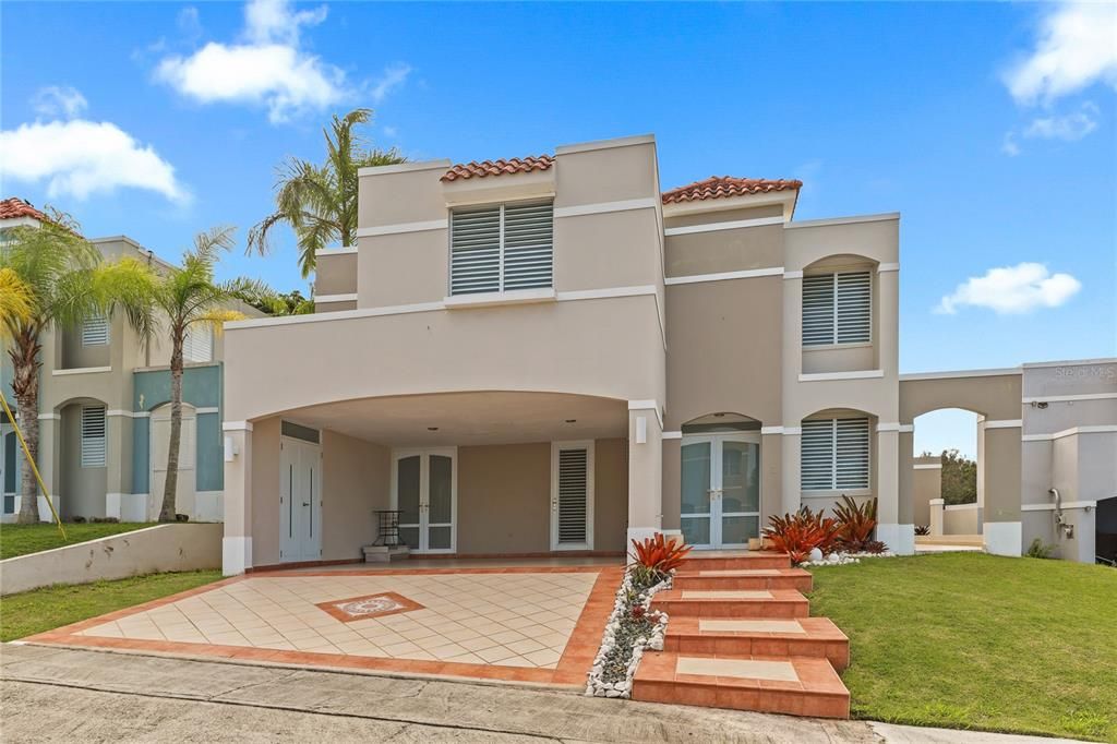 En Venta: $465,000 (4 camas, 3 baños, 2298 Pies cuadrados)