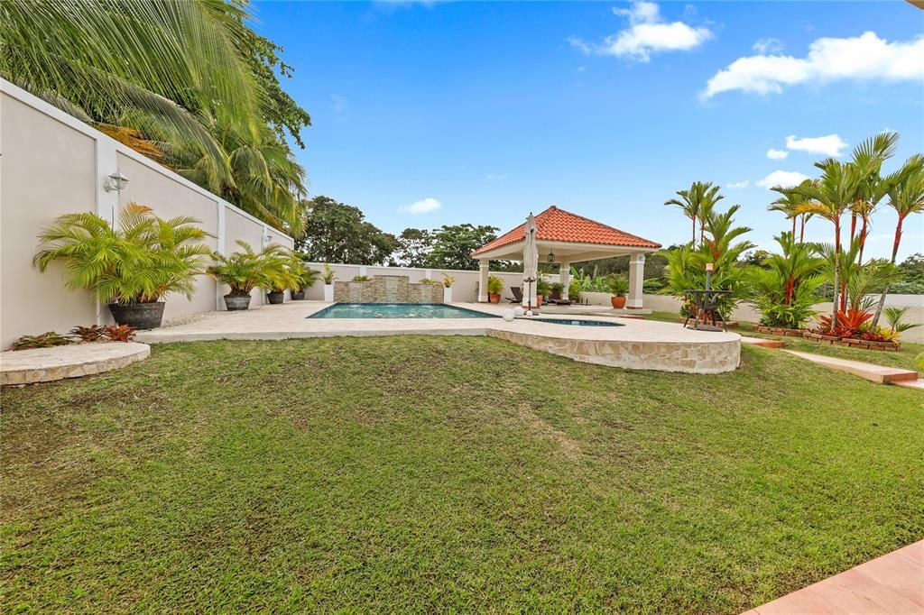 En Venta: $465,000 (4 camas, 3 baños, 2298 Pies cuadrados)