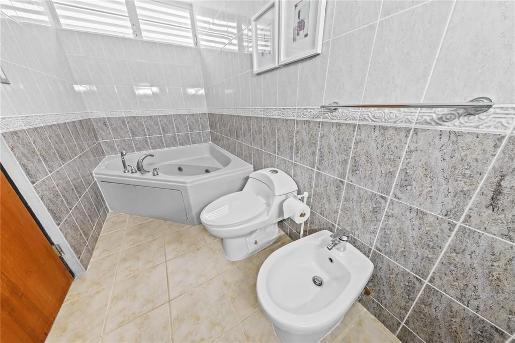 En Venta: $465,000 (4 camas, 3 baños, 2298 Pies cuadrados)