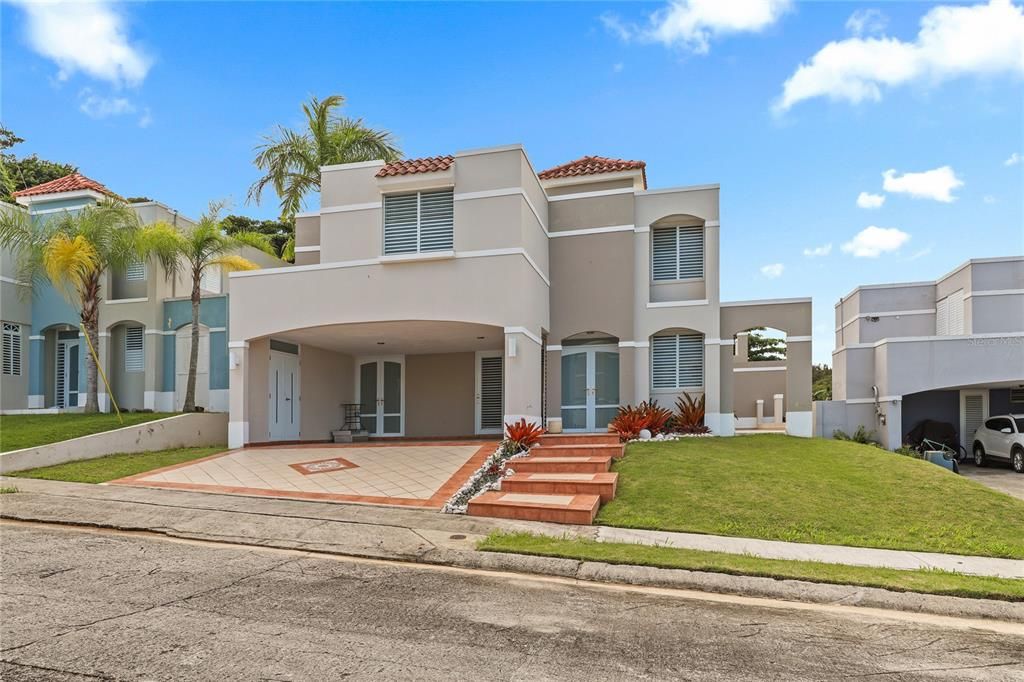 En Venta: $465,000 (4 camas, 3 baños, 2298 Pies cuadrados)
