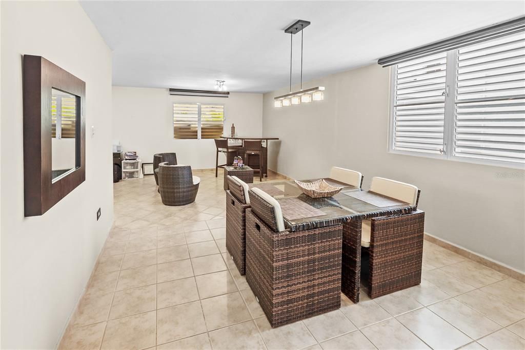 En Venta: $465,000 (4 camas, 3 baños, 2298 Pies cuadrados)