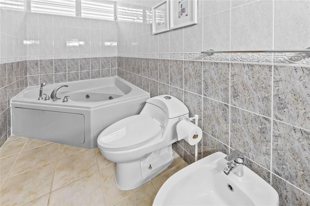 En Venta: $465,000 (4 camas, 3 baños, 2298 Pies cuadrados)
