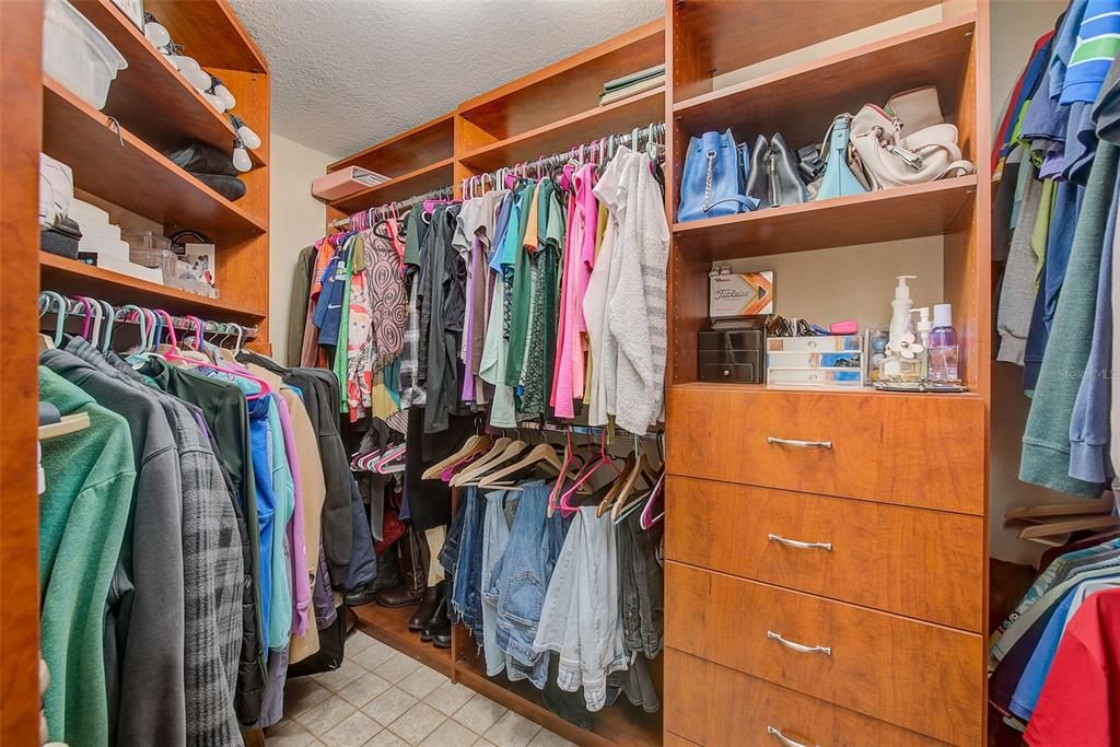 For Sale: $489,900 (4 beds, 2 baths, 2164 Square Feet)