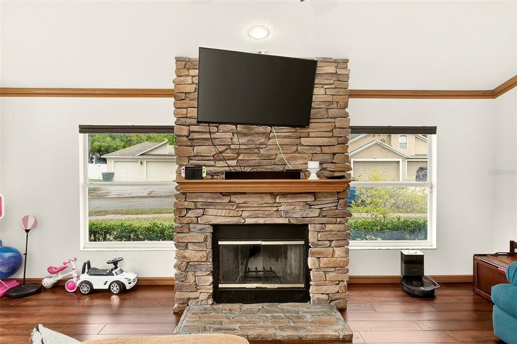 For Sale: $489,900 (4 beds, 2 baths, 2164 Square Feet)