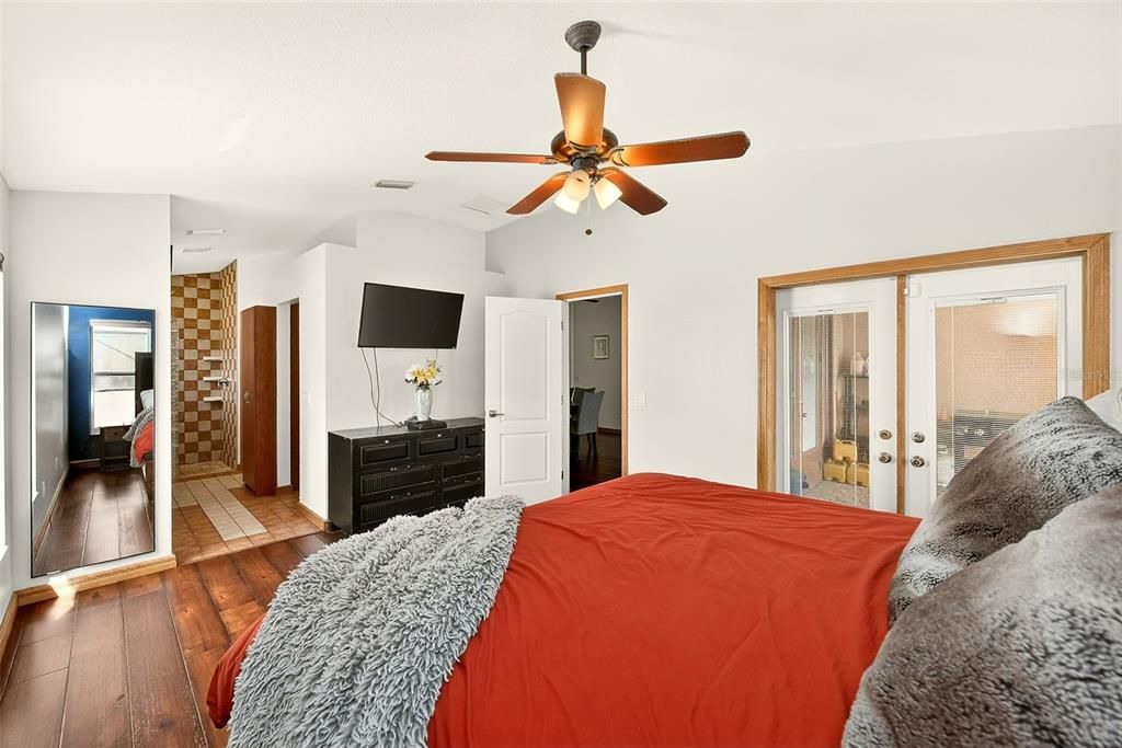 For Sale: $489,900 (4 beds, 2 baths, 2164 Square Feet)