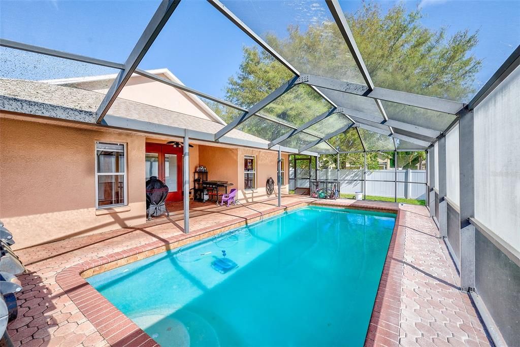 For Sale: $489,900 (4 beds, 2 baths, 2164 Square Feet)