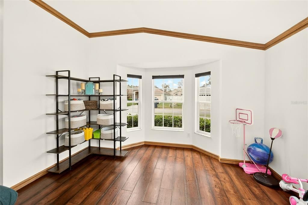 For Sale: $489,900 (4 beds, 2 baths, 2164 Square Feet)