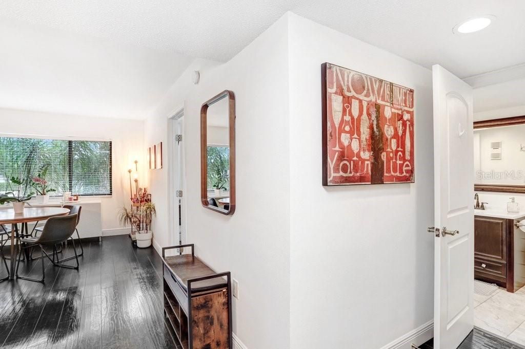 Active With Contract: $145,000 (1 beds, 1 baths, 734 Square Feet)