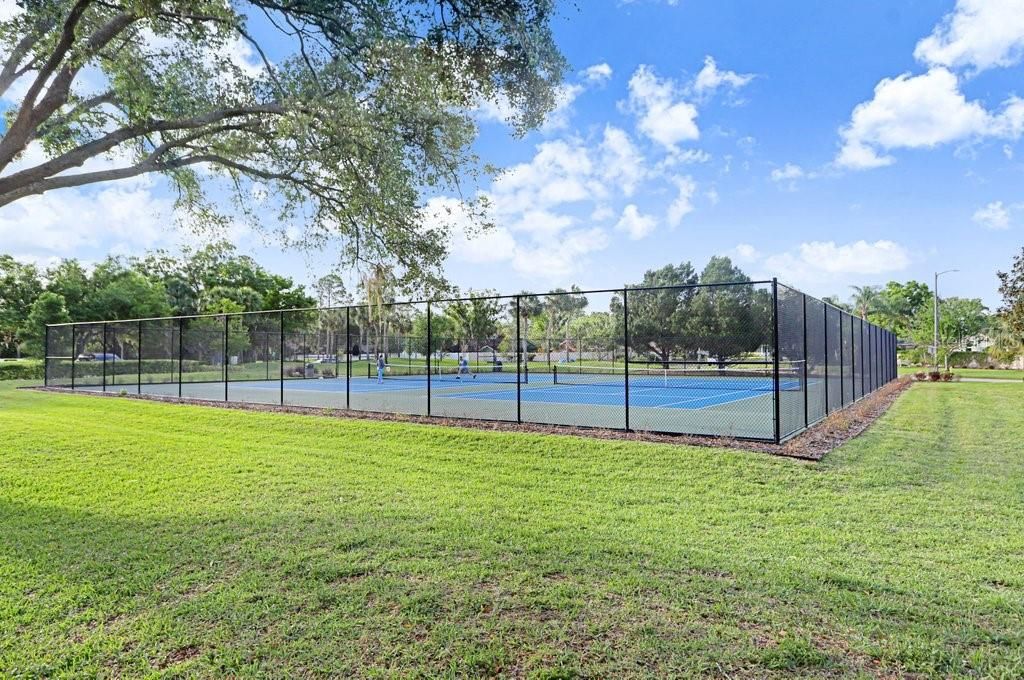 Active With Contract: $145,000 (1 beds, 1 baths, 734 Square Feet)