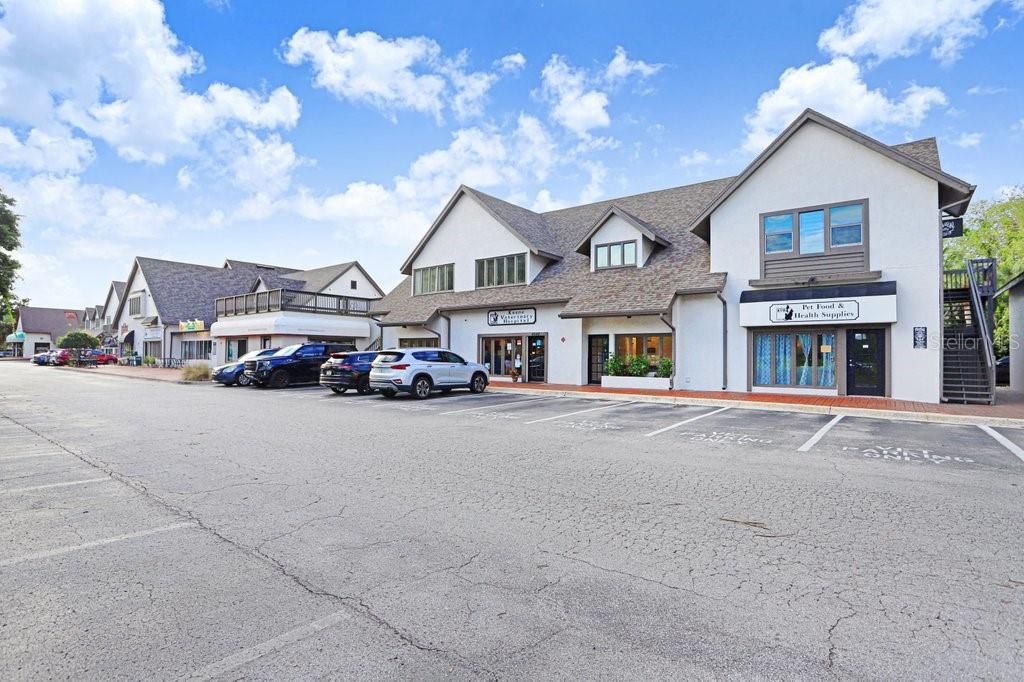 Active With Contract: $145,000 (1 beds, 1 baths, 734 Square Feet)