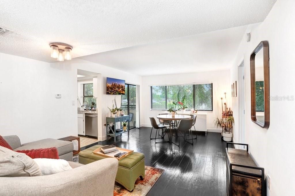 Active With Contract: $145,000 (1 beds, 1 baths, 734 Square Feet)
