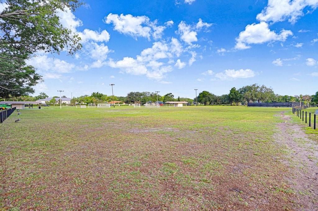 Active With Contract: $145,000 (1 beds, 1 baths, 734 Square Feet)
