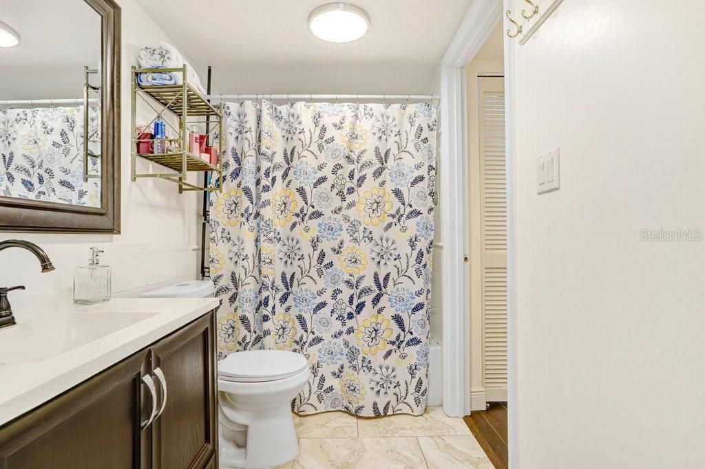 Active With Contract: $145,000 (1 beds, 1 baths, 734 Square Feet)