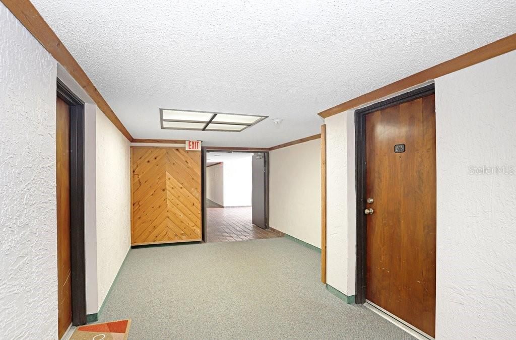 Active With Contract: $145,000 (1 beds, 1 baths, 734 Square Feet)