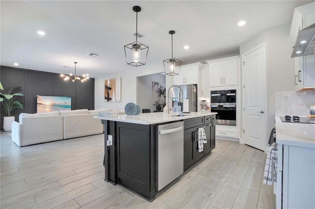 For Sale: $614,000 (3 beds, 2 baths, 2159 Square Feet)